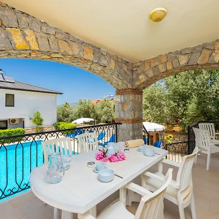 Golden Trio 厄吕代尼兹