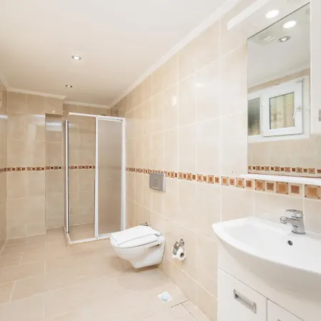 فيلة Golden Trio *