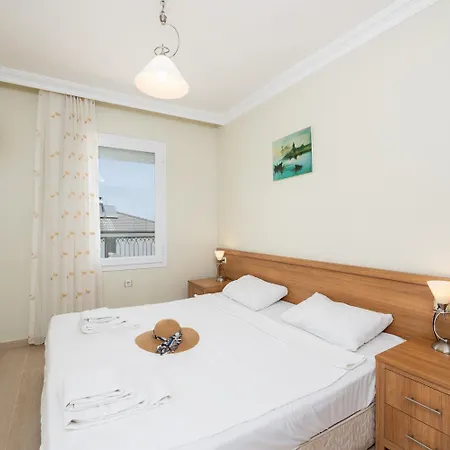 Golden Trio فيلة *