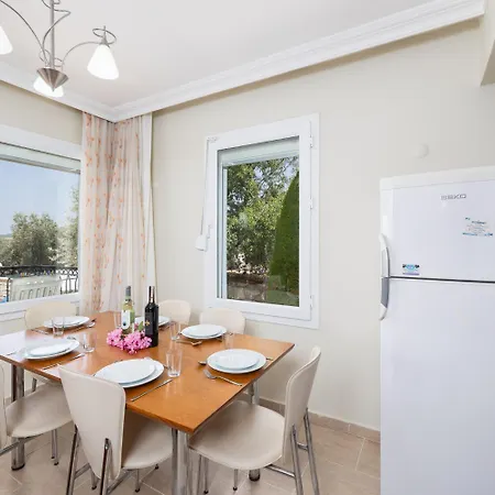 فيلة Golden Trio *